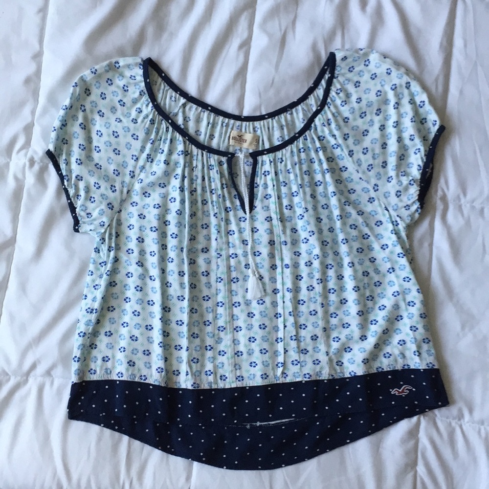 Hollister top